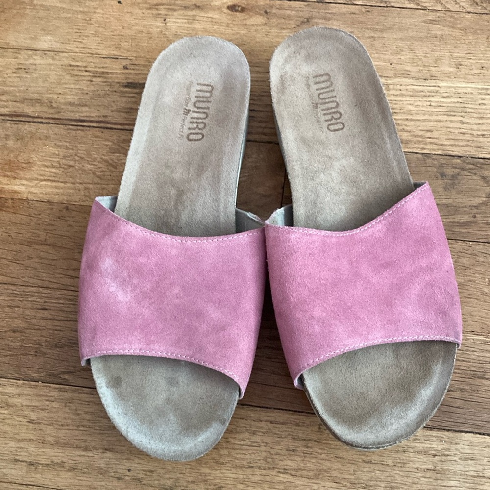 Munro pink suede slides